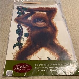 Tatouage Hand Painted Orangutan Wall Rub on Mural - Brown and Green
